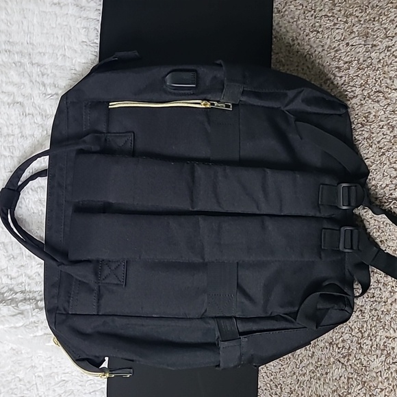 Lovevook Charging Black Backpack with Structured Design and Durable Fabric - Picture 3 of 8